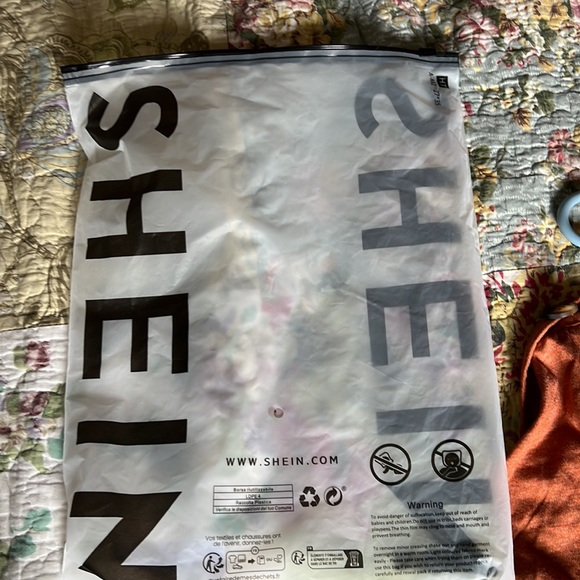 SHEIN faded rust color cold shoulder tshirt - Picture 3 of 3